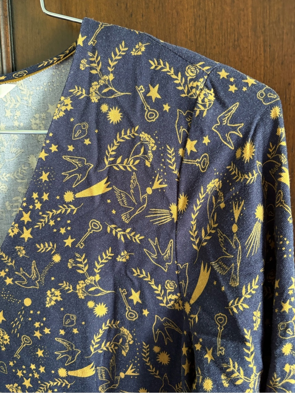 Boden Easy Printed V-Neck Midi Dress Navy and Yellow size 6L - Picture 3 of 8